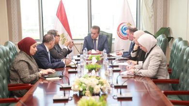 وزير الصحة يبحث مع «إي فاينانس» و«إي هيلث» سبل التعاون في القطاعات ذات الصلة بالخدمات الصحية والدعم الفني والتشغيلي