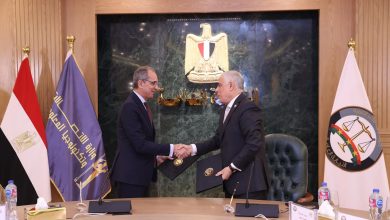 وزير الاتصالات والنائب العام يوقعان بروتوكول تعاون لتنفيذ 10 مشروعات لتطوير وتحديث منظومة التحول الرقمي بالنيابة العامة