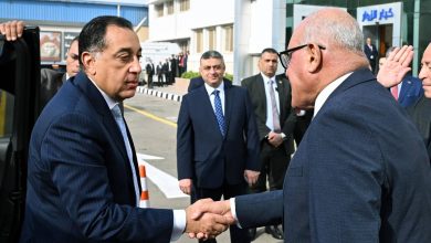 رئيس الوزراء يتفقد أعمال تطوير مصنع عربات السكك الحديدية ومترو الأنفاق "سيماف" بحلوان