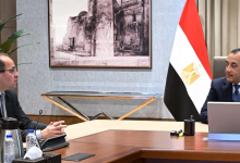 رئيس الوزراء يستعرض مع وزير المالية أبرز النشاطات واللقاءات في اجتماعات صندوق النقد والبنك الدوليين بواشنطن