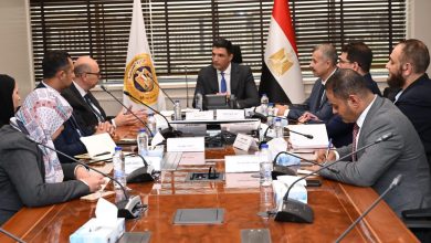 وزير الصناعة يبحث مع مجموعة سان جوبان مصر خطط التوسع في مصر وتعزيز الاستثمارات في مواد البناء المستدامة ودعم الاقتصاد الأخضر