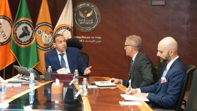 رئيس هيئة الرقابة المالية في لقاء مع وفد أمريكي: آليات جديدة لجذب المستثمرين الأجانب وتنشيط أسواق رأس المال