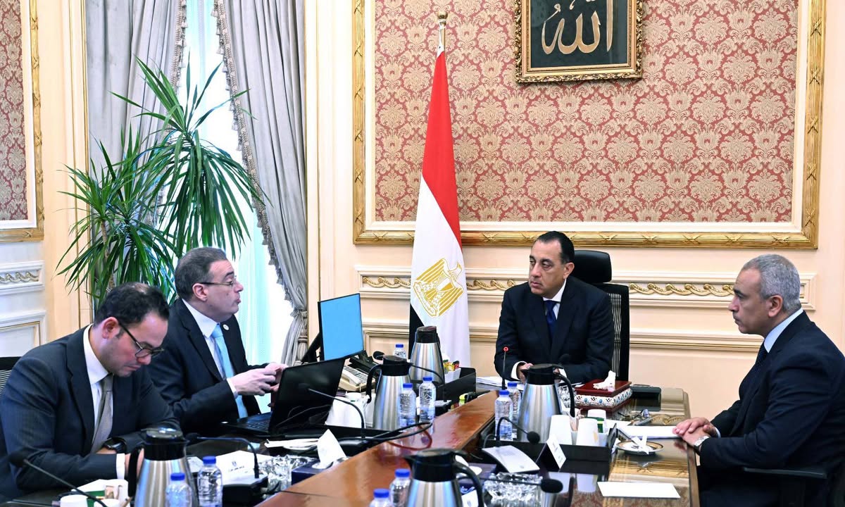رئيس الوزراء يتابع مع رئيس "التنظيم والإدارة" مستجدات ملف الإصلاح الإداري وتطوير الأداء الحكومي