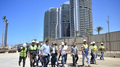 وزيرة الإسكان تتابع موقف تنفيذ أبراج مارينا العلمين والحي اللاتيني ومشروعات الخدمات بالمدينة