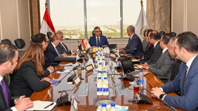 وزير التموين و"فودافون مصر" يبحثان التعاون في تنفيذ مشروع “CARRY ON”