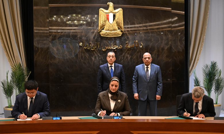 رئيس الوزراء يشهد توقيع أول مصنع لتوربينات الرياح ومشروع بقدرة 2000 ميجاوات بخليج السويس