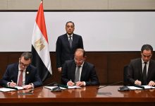 مدبولي يشهد توقيع اتفاقية لتسوية المديونيات التاريخية لبنك الاستثمار القومي لدى الهيئة الوطنية للإعلام وهيئة المجتمعات العمرانية