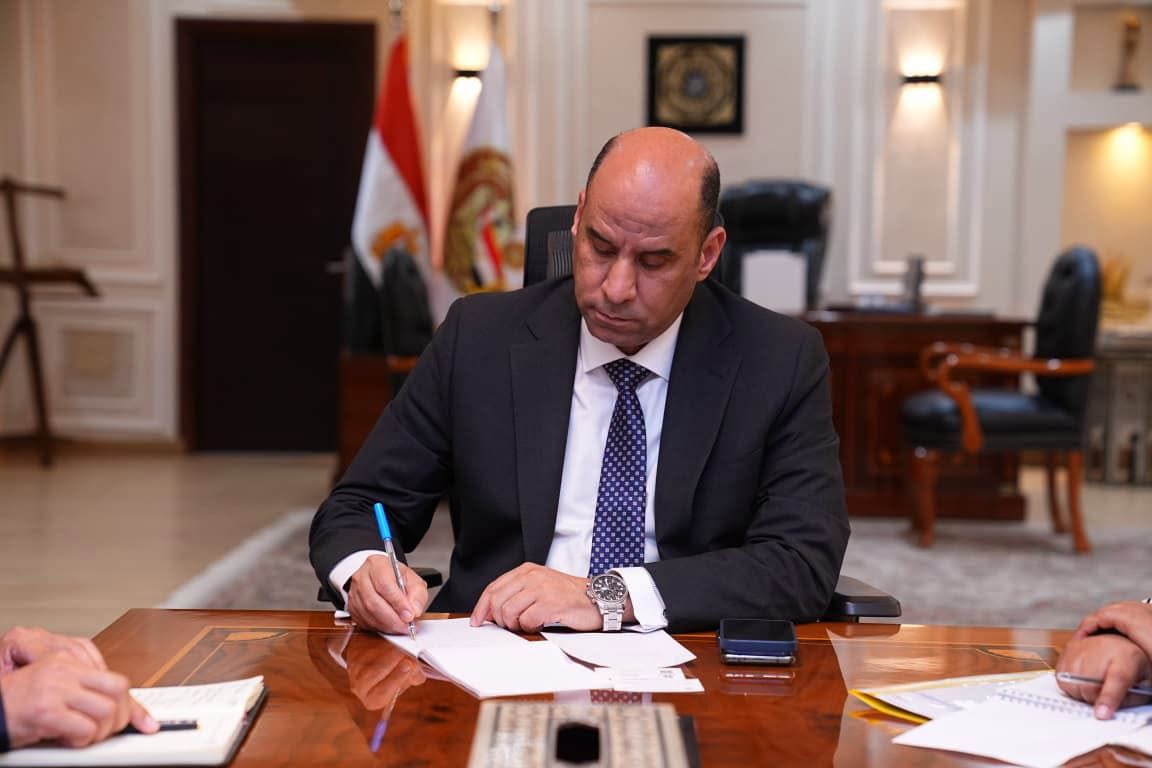 وزير العمل يعلن بدء صرف منحة المولد النبوي الشريف للعمالة غير المنتظمة