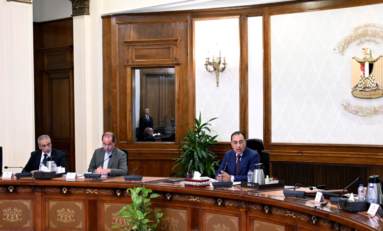 مدبولي يتابع مستجدات العمل لعدد من مشروعات تكنولوجيا المعلومات والبنية التحتية للاتصالات والتحول الرقميّ