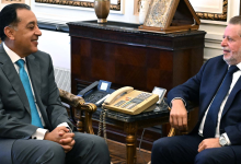 رئيس الوزراء يلتقي محافظ البنك المركزي
