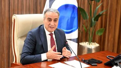 "حماية المستهلك" بالدقهلية يضبط مخزنًا غير مُرخص لإعادة تدوير زيوت السيارات المُستعملة وتعبئتها داخل عبوات تحمل أسماء علامات تجارية شهيرة