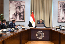 رئيس الوزراء يتابع موقف سداد مستحقات محصول قصب السكر للمزارعين.. ويناقش أسعار توريد السلع الاستراتيجية
