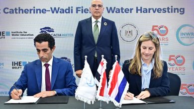 وزير الري يشهد توقيع بروتوكول تعاون لبدء تنفيذ مشروع لحصاد مياه الأمطار والحماية من السيول بوادى فيران بجنوب سيناء