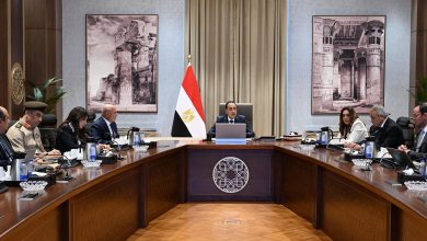 رئيس الوزراء يجتمع بوزراء النقل والتنمية المحلية والإسكان ومساعد رئيس الهيئة الهندسية للقوات المسلحة